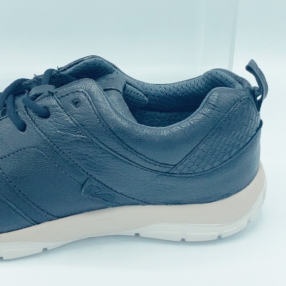 Strive Leather Sneakers NIB - Picture 10 of 14